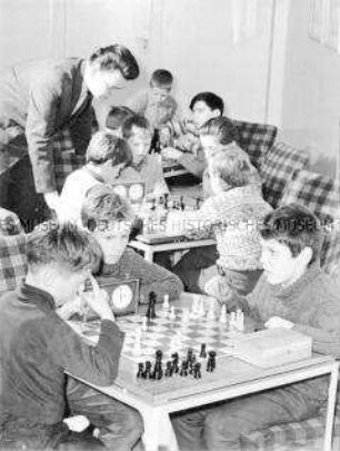 Schachraum für Kinder im Haus des Lehrers in Berlin (Ost)