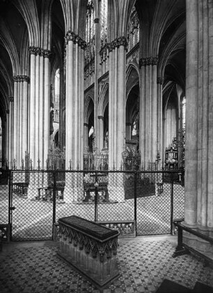 Köln, Dom, St. Peter und St. Maria, Chor mit inneren Pfeilerkranz des Chorumgangs