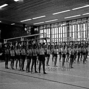 Stormarnhalle: Einweihung: Turnvorführungen