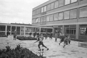 Inbetriebnahme der Rennbuckelschule.