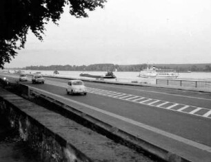 Erbach: Autostraße am Rhein, Richtung Mainz