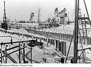 Havelkanal. Bau des Havelkanals 1951/1952. Einrammen von Stahlspundbohlen