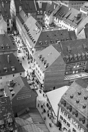 Freiburg: Blick vom Münsterturm auf Dreherstraße