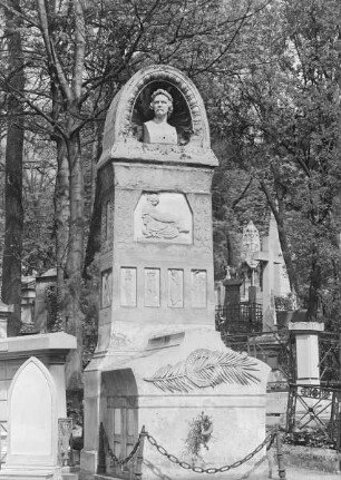 Grabmal für James Pradier