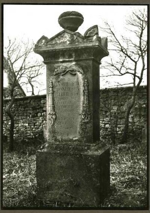 bei Kirchheimbolanden, alter Friedhof. Grabstein des Müllers Daniel Steuerwald +1848