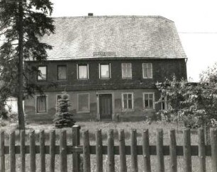 Gersdorf (Chemnitzer Land), Hauptstraße 160. Wohnhaus (um 1820)