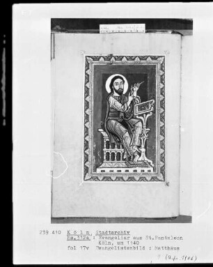 Evangeliar aus St. Pantaleon, Köln — Evangelistenbild: Matthäus, Folio fol. 17v