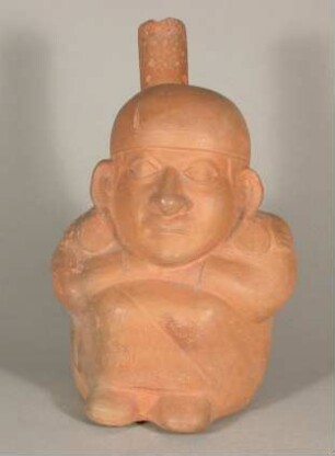 Sitzende anthropomorphe Figur