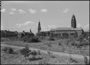 Dresden. Blick von der Ziegelhalde an der Christianstraße zu Altmarkt, Kreuzkirche und Rathaus