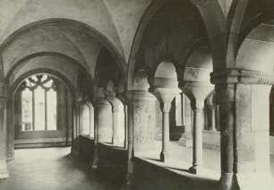 Zürich. Fraumünsterkirche (1101/1400, 1912 wiederhergestellt). Kreuzgang