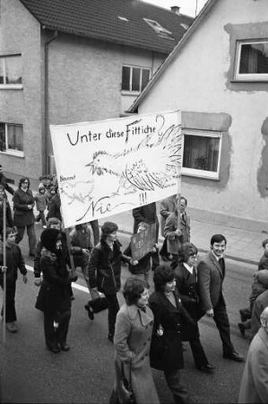 Demonstration der Bürgerinnen und Bürger von Neureut gegen die Eingemeindung von Neureut nach Karlsruhe