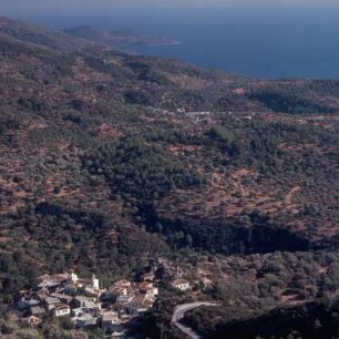 Samos. Blick von der Hochstraße über die Südküste auf Neochórion. E70