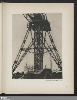 Turmdrehkran auf einer Werft