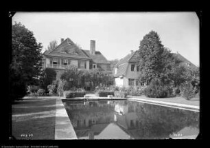 Haus Kersten, Schkopau, Rückansicht mit Schwimmbecken