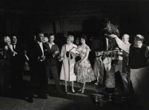 Vera Kálmán bei Dreharbeiten, Der Czardas-König, in Spandau, Rudolf Schock, Regie Harald Philipp, Vera Kálmán, Marina Orschel, an der Kamera Fritz Arno Wagner