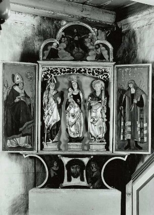 Schnitzaltar. Herzberg (Elster)-Frauenhorst, Dorfkirche : Schnitzaltar (Anfang 16. Jahrhundert), geöffnet. Holz, geschnitzt, bemalt. Herzberg (Elster)-Frauenhorst, Dorfkirche