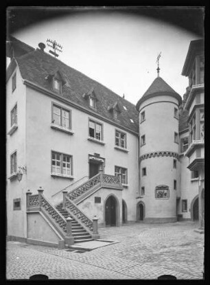 Grafschaftsmuseum bzw. ehemaliges Rathaus mit Treppe und Turm