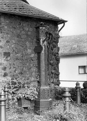 Pumpe; Braunfels, Burgweg (bei Hintertaler Tor)