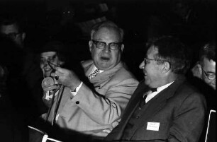 16. Tagung 1966 Mediziner; Im Vortragsaal: Werner Forßmann, Tadeus Reichstein