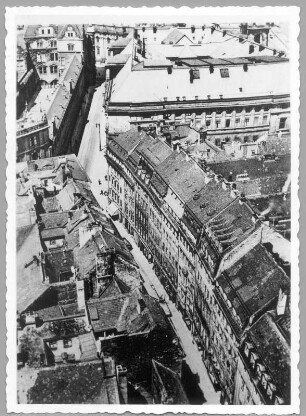 Dresden-Altstadt. Töpfergasse. Blick von der Frauenkirche zur Augustusstraße mit Ständehaus