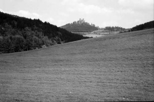 Werleshausen: Blick zur Burg Haustein bei Werleshausen