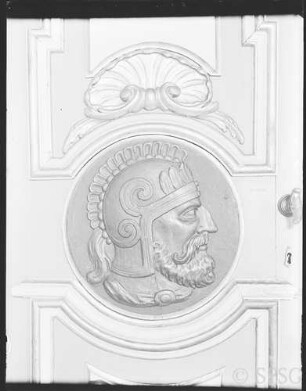 Potsdam, Neues Palais, 1. Obergeschoß, Obere Galerie, R.: 241, Tondo des linken Flügels der westlichen Tür der Nordseite.