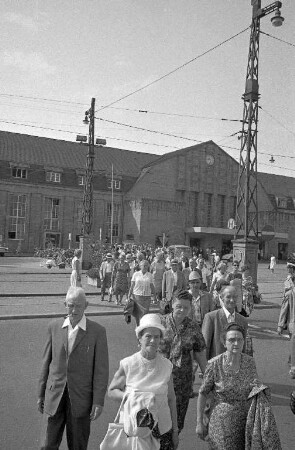 Ankunft des 150. Sonderzuges zur Bundesgartenschau in Karlsruhe.