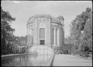 Dresden-Tolkewitz. Urnenhain Tolkewitz. Krematorium (1909/1911; F. Schumacher). Eingangsseite