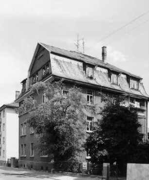 Gießen, Roonstraße 8