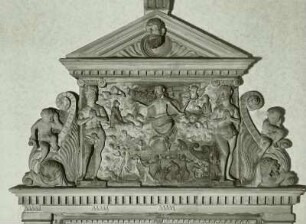 Jüngstes Gericht, links und rechts Adam und Eva, oben Christuskind : Altenburger Rathaus, Portal vom Bürgermeisterzimmer zum Saal. Jüngstes Gericht, links und rechts Adam und Eva, oben Christuskind