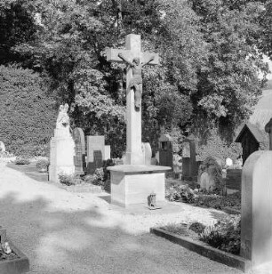Friedhofskreuz; Kiedrich, Pflicht
