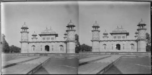 Indien. Agra. Indien. Agra. Die Grabstätte des Itimad-ud-Daulah (Mirza Ghiyas Beg), Eingangsfront