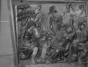 Hochaltar, Sockelgeschoss, 1. Relief von links: Christus am Ölberg