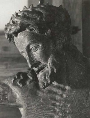 Kreuzigungsgruppe. Holz, geschnitzt (um 1230-1235). Kopf des Gekreuzigten (Ansicht nach Entfernung der alten Fassung). Wechselburg, Schlosskirche