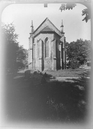 Bernburg (Saale), Parkstraße. Friedhof. Kapelle (nach 1868). Ansicht von Osten