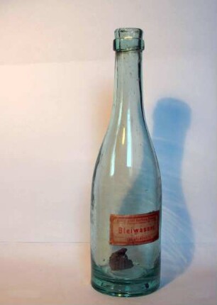 Flasche für Bleiwasser aus der Potsdamer Löwen-Apotheke