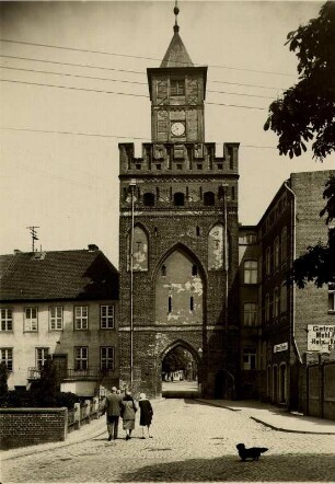 Marienburg (heute Malbork). Ansicht des Marientores, eines der Stadttores