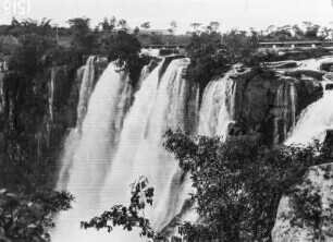 Wasserfall : Blick auf einen Wasserfall