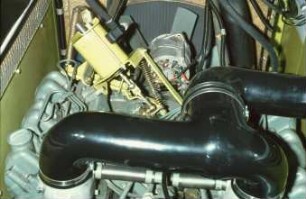 Fotografie: Erntetechnik, Mähdrescher selbstfahrend, Verbrennungsmotor, Dieselmotor