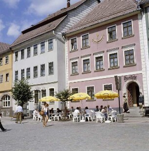 Hildburghausen. Häuserzeile am Marktplatz