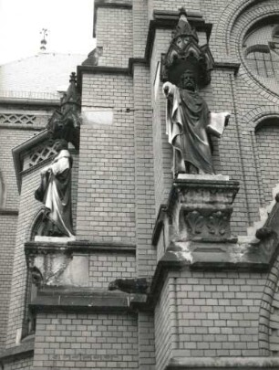 Propheten Daniel und Jesaja : Propheten Daniel und Jesaja (um 1888; R. Henze). Dresden-Pieschen, Pfarrkirche Sankt Markus
