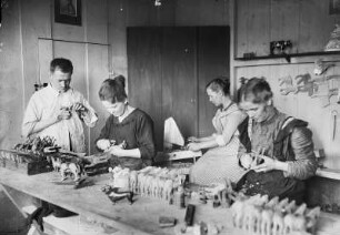 Seiffen. Arbeiterinnen, Spielwarenindustrie