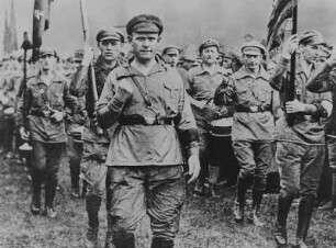 Demonstration des Roten Frontkämpferbundes (RFB) unter der Führung von Ernst Thälmann : Demonstration des Roten Frontkämpferbundes (RFB) unter der Führung von Ernst Thälmann