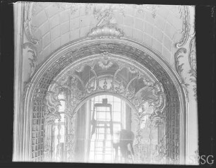 Potsdam, Neues Palais, Friedrich Wohnung, Konzertzimmer, R.: 211, Westwand, linker Spiegel.