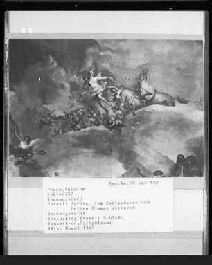 Apollo vertreibt die Finsternis : Antoine Pesne (1683-1757). Tagesanbruch (in antik-mythologischer Auffassung). Ausschnitt: Aurora, dem Zweiggespann des Helios Blumen streuend. Deckengemälde. Rheinsberg (Markt). Schloss (jetzt: Santarium "Helmut Lehmann"), Konzert- oder Spiegelsaal
