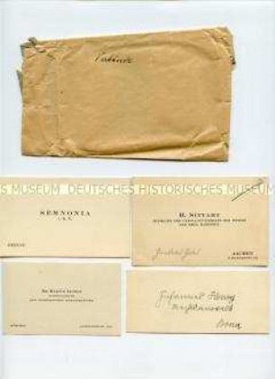 Umschlag mit 43 Visitenkarten aus dem Büro des Reichskanzlers Wilhelm Marx, Umschlag mit eigenhändiger Aufschrift "Verbände" - Sachkonvolut