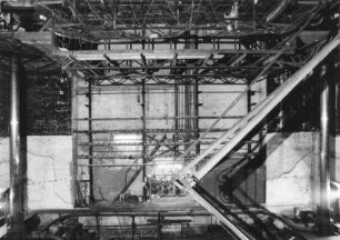 Bühnentechnik : Dresden-Altstadt, Theaterstraße 2. Schauspielhaus (Großes Haus). Bühnentechnik (Bereich Wanne)