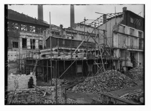 Industrie-Kraftwerk. Wiederaufbau des (kriegsbedingt beschädigten) Maschinenhauses : Lauta (Niederlausitz). Industrie-Kraftwerk. Wiederaufbau des (kriegsbedingt beschädigten) Maschinenhauses