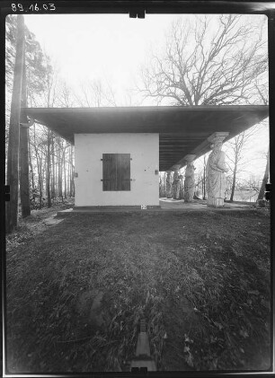 Saßleben (Calau-Saßleben). Inselpavillon (1924-1925) im Schloßpark. Seitenfront