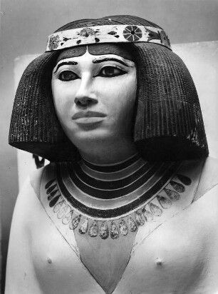 Sitzbild der Nofret (Gattin des Rahotep)